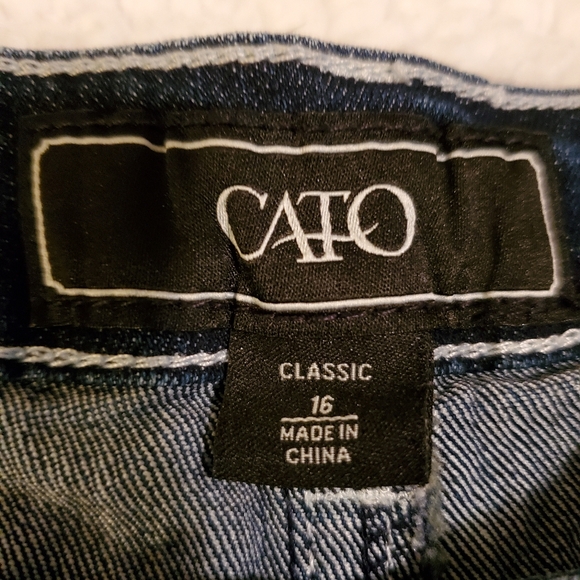 Cato Women's size 16 Jean capris.  In good condition - Picture 2 of 6